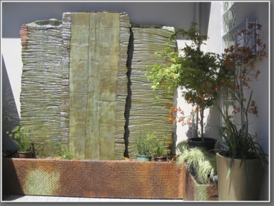 Wall fountain